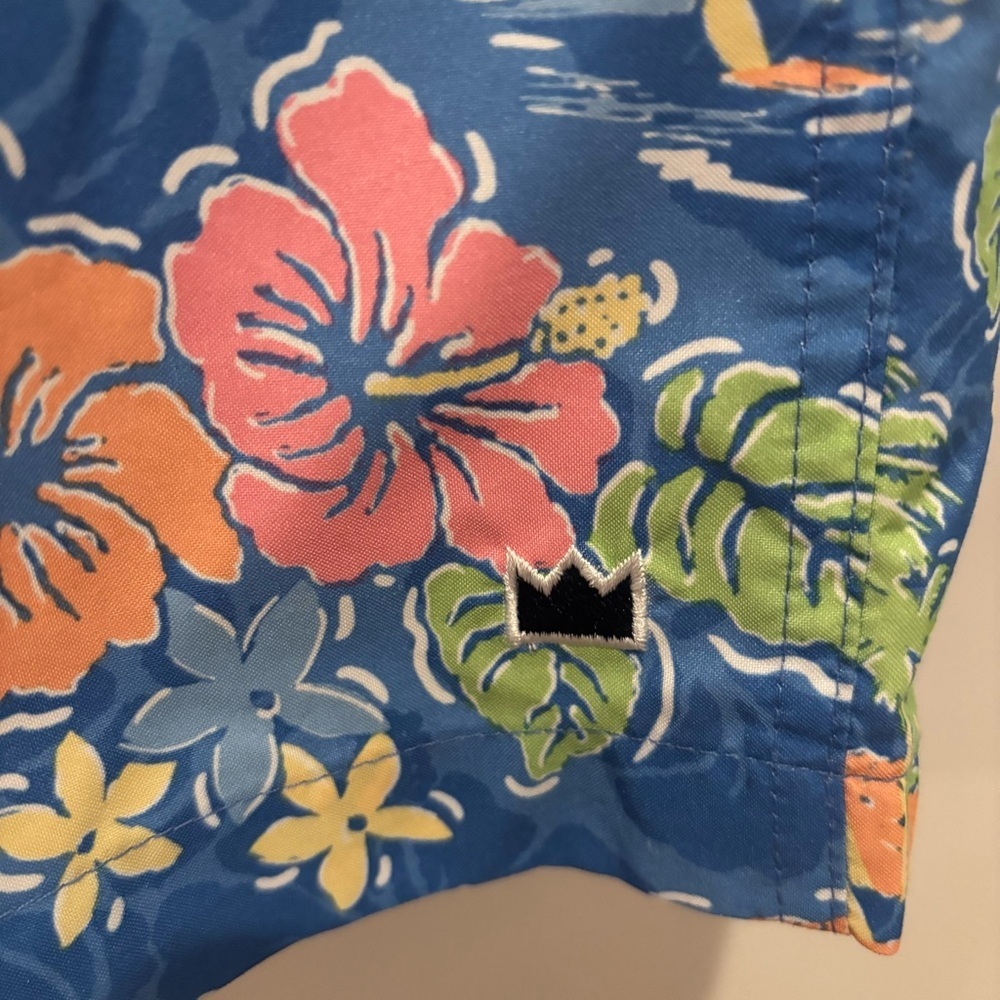 Crown & Ivy Swimming Trunks - Picture 4 of 5